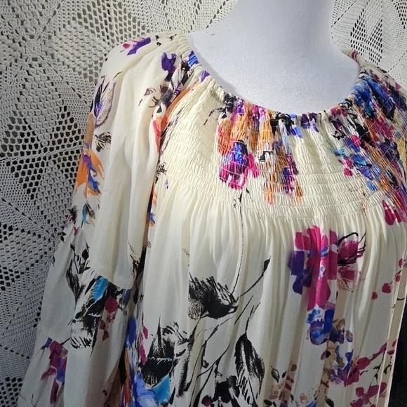 Jodifl, Pom Pom Fringe Tassel, Floral Smocked Draped Watercolor Boho Top large - Picture 7 of 12